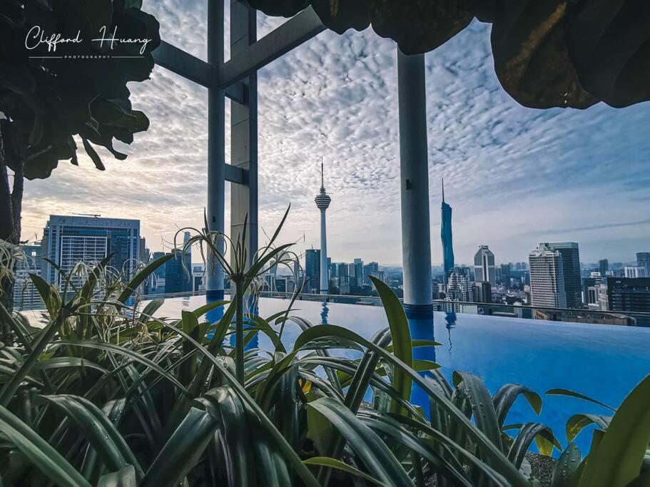 The Colony By Infinitum Best Pool View Klcc Trx Merdeka 118 Kl Tower Kuala Lumpur Extérieur photo